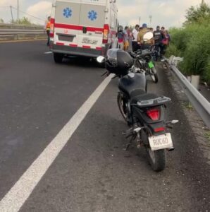 Motociclista pierde la vida en la Veracruz-Cardel, tras ser impactado por un TRV