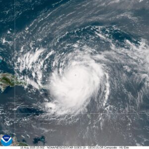 Huracán ‘Erin’ pasa a categoría 5 según el NOAA