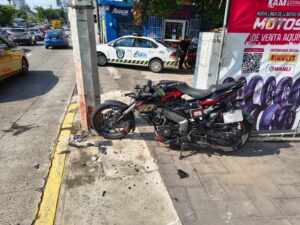 Muere mujer en accidente de motociclista en Boca del Río.