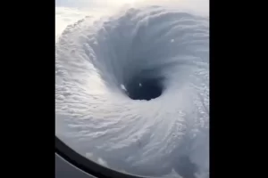 Captan el “Ojo” del Huracán Melissa, Categoría 5