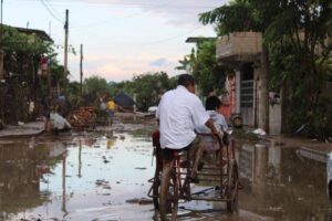 Álamo en emergencia; sepultado bajo el lodo, el gobierno no llegó a tiempo