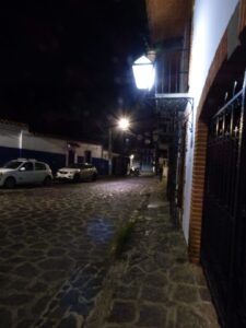 El Callejón de la Calavera: entre la sombra, la culpa y la memoria urbana