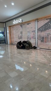 Fuerte operativo en Plaza Américas, Boca del Río por hombre encerrado en banco