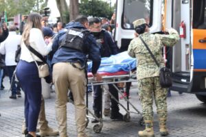Más de 25 niños se desmayan durante evento del Día de la Bandera