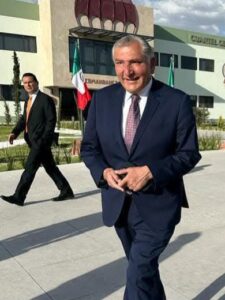 Adán Augusto López renuncia como coordinador de los senadores de Morena