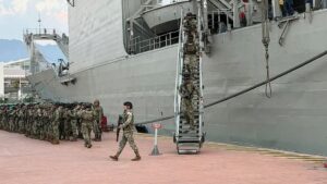 Marina despliega buque con más de 100 elementos para blindar Puerto Vallarta