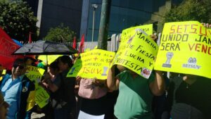 SETSUV realiza mitin frente al Poder Judicial