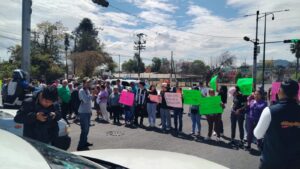 Bloquean la Lázaro Cárdenas; exigen justicia para menor atropellado en Banderilla