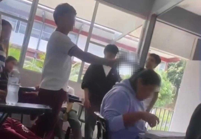 activan protocolos por arma de juguete en escuelas de Córdoba