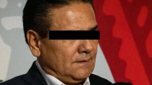 Giran orden de aprehensión contra Silvano Aureoles