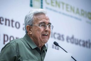 Reportan cancelación de visa a gobernador de Sinaloa