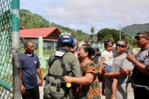 Rescatan a familia tras siete días en el Pacífico