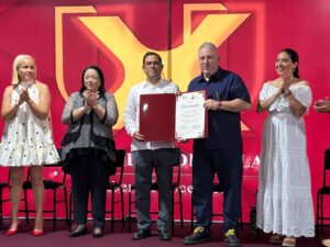 Pedro Trueba Zepeda inaugura exposición permanente en la UX para inspirar y deleitar