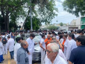 Reportan explosión en laboratorio de la UV