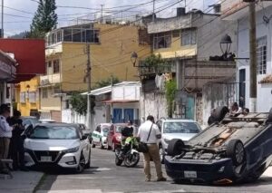 Volcadura en pleno centro de Xalapa