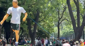Derriban estatuas del Mundial 2026 en CDMX
