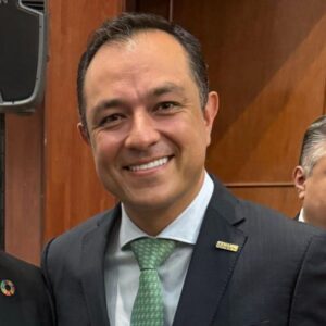 Américo Zúñiga anuncia salida del PRI