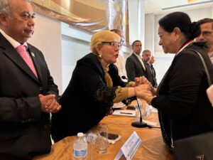 Club de Periodistas reconoce legado educativo y libertad de expresión