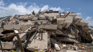 Suman mil 450 fallecidos por terremotos en Venezuela