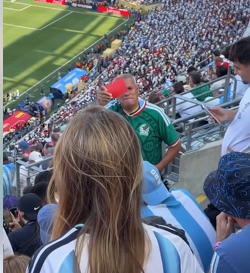 ¡Con tarjeta roja y baile! aficionado mexicano en el mundial 2026 se viraliza