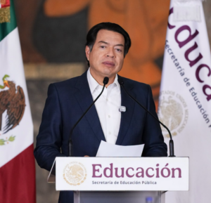 SEP ordena cierre de escuelas militarizadas en México