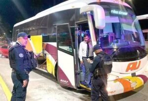 Asaltan autobús de pasajeros de la línea AU en la ruta Jalacingo–Altotonga