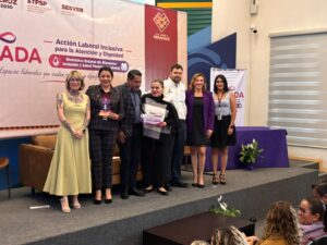 Universidad de Xalapa recibe el distintivo “Aliada”, un reconocimiento a su compromiso con la inclusión y la igualdad laboral