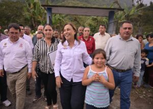 Barranca Grande contará con transporte escolar para sus estudiantes: Gobernadora