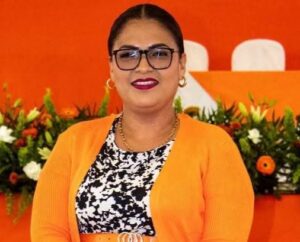 Ella es la alcaldesa suplente tras la licencia temporal de Raúl González en Ixhuatlán del Sureste