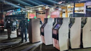 Asegura FGR, en tres cateos simultáneos, 40 máquinas tragamonedas en Veracruz