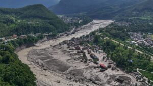 Avalancha en Nepal deja cientos de muertos y desaparecidos