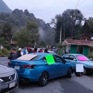 Bloquean carretera Pocitos–Ixhuacán para exigir mejoras viales