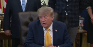 Trump cuestiona comercio con México, pero evita ruptura