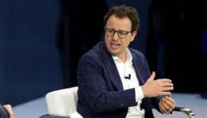 CEO de Anthropic pide moderar la IA