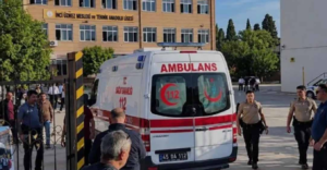 Ataque armado deja 11 estudiantes heridos en Turquía