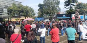 Sindicato del ISSSTE denuncia desabasto y sobrecarga laboral
