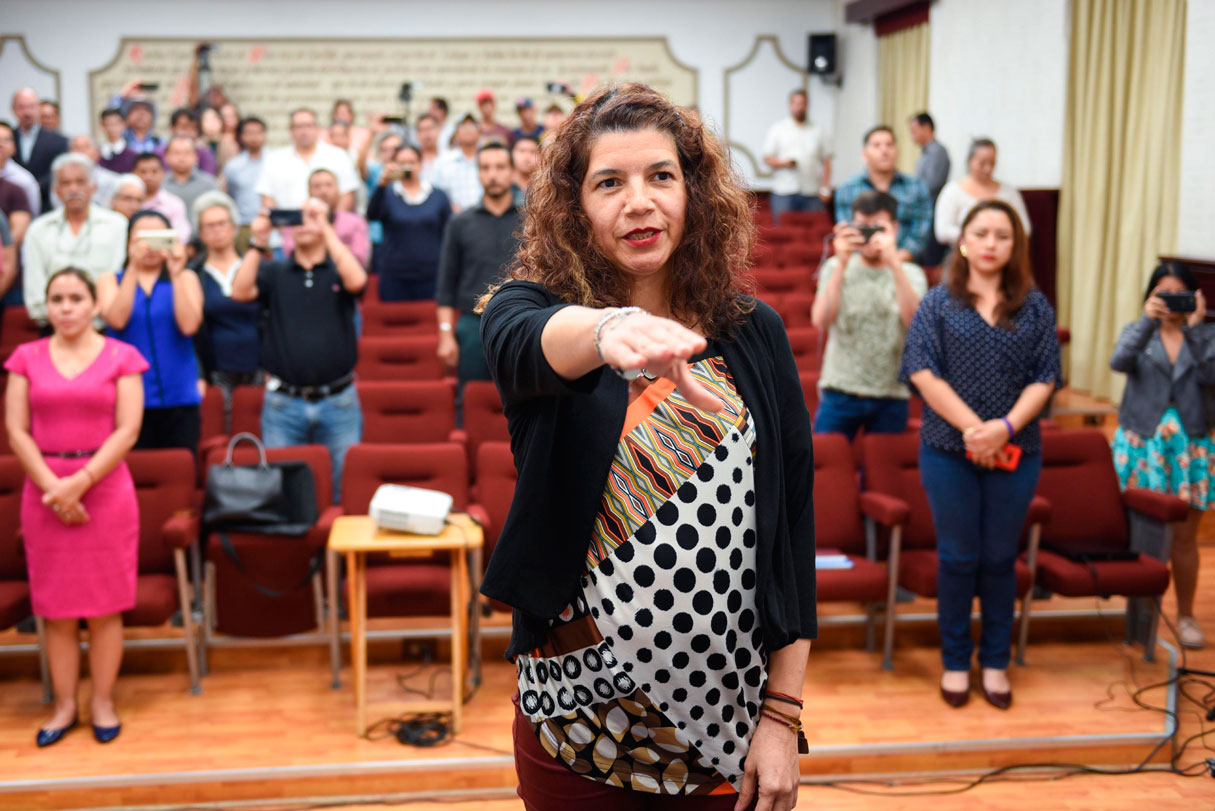 Este martes, en sesión de Cabildo, se nombró a Dolores Emelia Valenzuela Ponce como la nueva encargada de la Tesorería Municipal de Xalapa.
