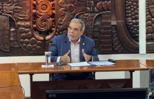 Rector de la UV va por otro mandato