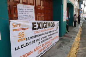 Toman oficinas del Seguro del Magisterio por saqueo transexenal