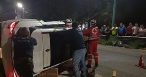 Elementos policíacos amedrentaron a reporteros cuando cubrían accidente vehicular en la calle Bolivia