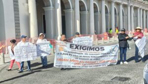 Maestros jubilados denuncian extorsiones de funcionarios del SSTEEV