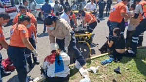 Fuerte explosión en la zona de alimentos de Plaza Altabrisa en Villahermosa, Tabasco