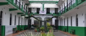Fuga de gas provoca desalojo en bachillerato de Xalapa