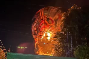 Se incendia globo aerostático durante Festival en San Andrés Tuxtla