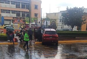 Accidente vehicular en Clavijero provoca afectación vial