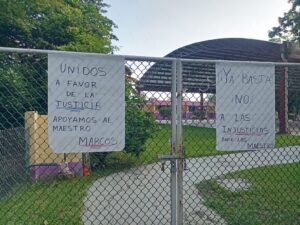 Padres de familia exigen justicia para el maestro Marcos