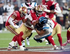 San Francisco 49ers vence a Carolina Panthers pese a las intercepciones de Purdy
