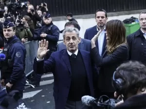 Tras 20 días Nicolas Sarkozy es liberado de prisión