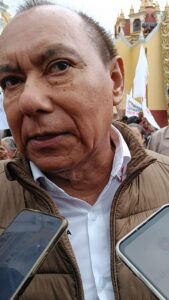 Antonio Luna acusa negligencia y omisiones en Patrimonio del Estado, Invivienda, durante protesta en Plaza Lerdo