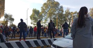 CNTE bloquea la autopista México-Puebla